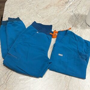 Figs Jogger Scrub Set
